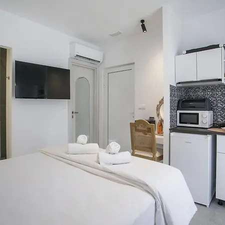 Calma Luxury & Lägenhetshotell Faliraki